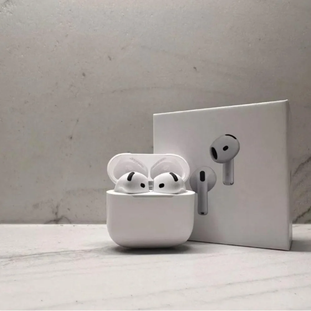 Apple AirPod 4’s with Charging Case - White